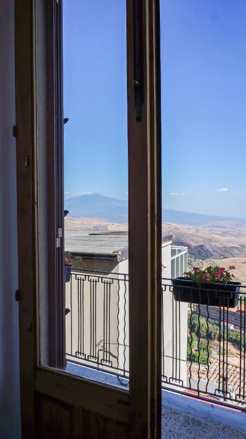 Bed and Breakfast La Casa del Fabbro Troina Exterior foto